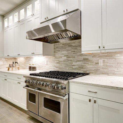 luxury-kitchen-interiors-with-range-hood-installed-fort-collins-co